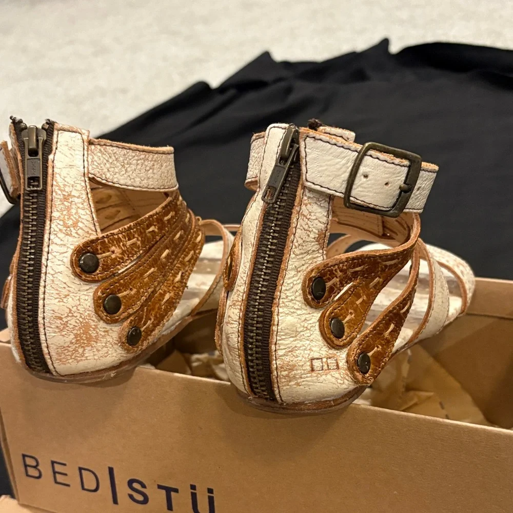 Bed Stu Cream and Tan Sandals - Picture 4 of 15